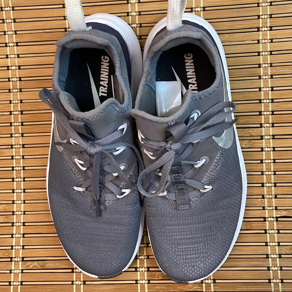 Nike Free Women’s Sz 7 gray